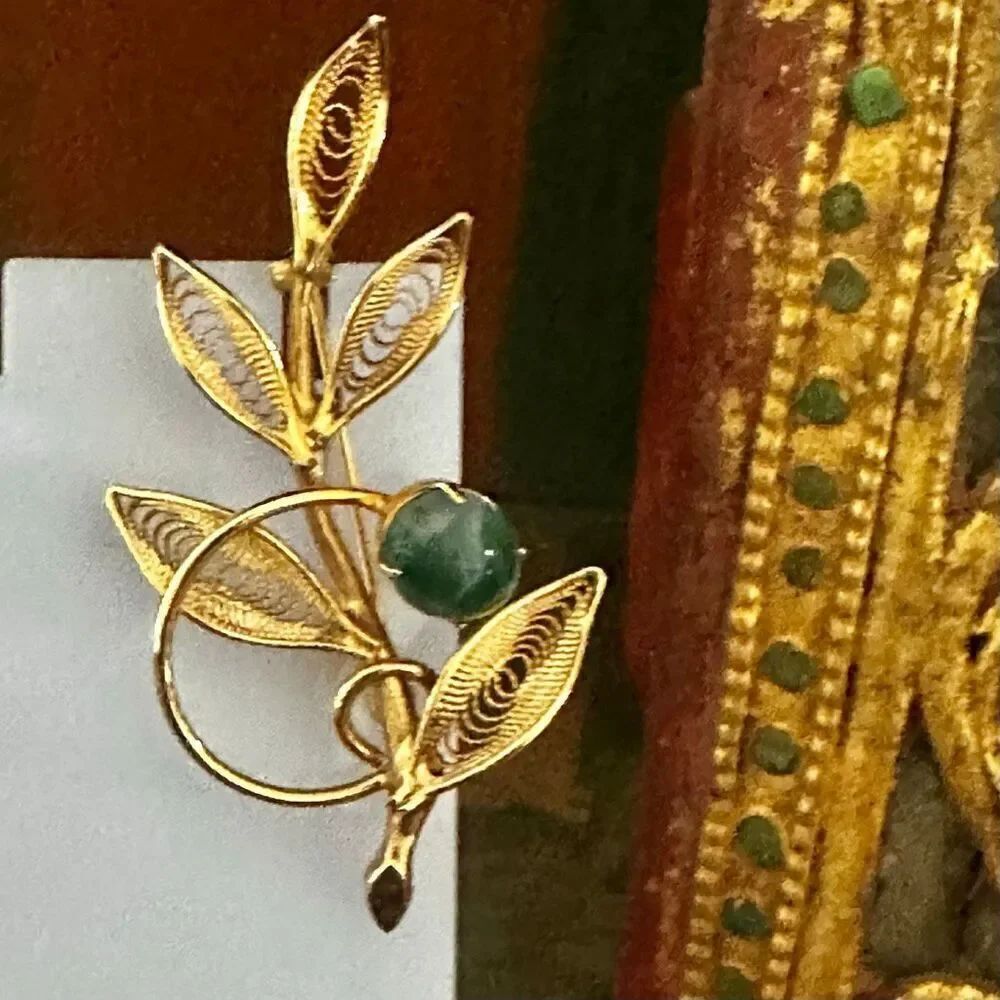 Vintage Gold-Tone Filigree Leaf Brooch w/ Green Glass Cabochon